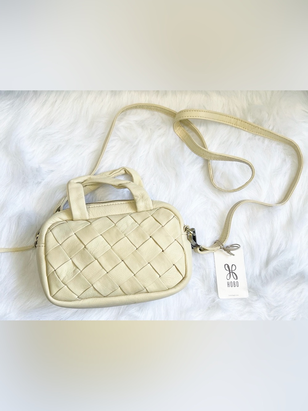 Hobo NWT Leather Maze Convertible Crossbody/Satchel in Buff/Cream - Picture 6 of 8
